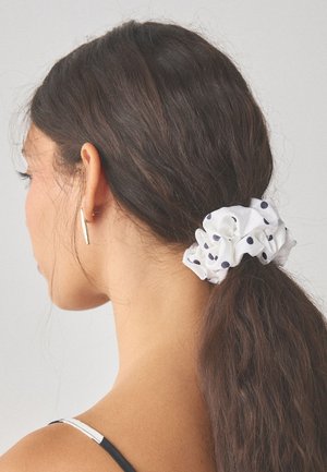 Next, OVERSIZED SCRUNCHIES 2 PACK  . - Hair styling accessory - black white polka dot