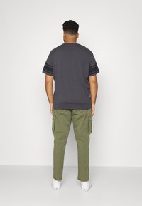 Only & Sons ONSNFL LIFE TEE - T-shirt estampada - asphalt
