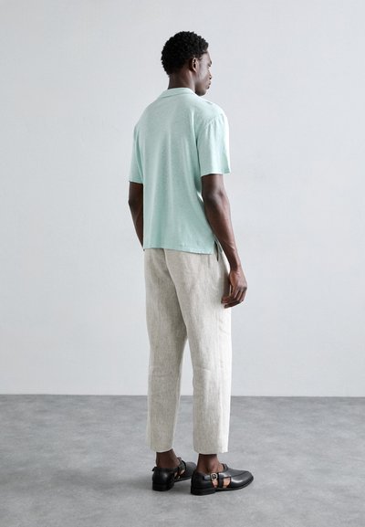 OFFICINE GENERALE HOCHE NATURAL - Pantaloni chino - natural