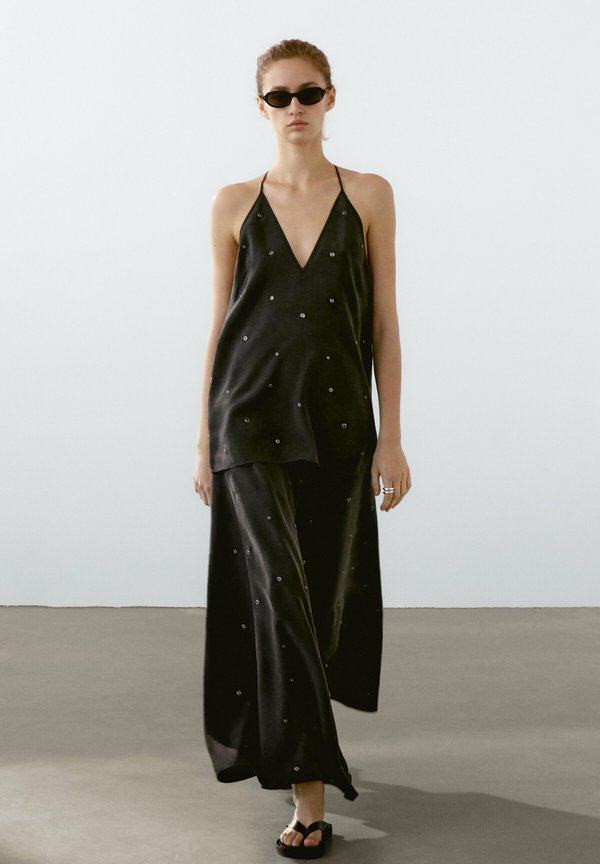 MIDI WITH EYELET - A-line skirt2