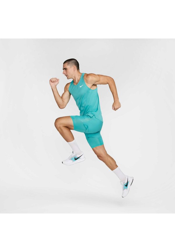STRIDE HYBRID - Sports shorts2