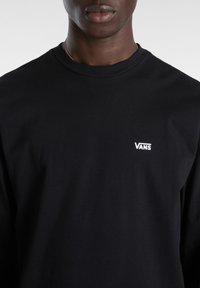 Vans LEFT CHEST HIT - Maglietta a manica lunga - black/white
