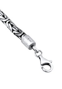 Catena intrecciata in argento con motivo testurizzato, dotata di chiusura cilindrica contrassegnata "925" e moschettone a forma di artiglio.