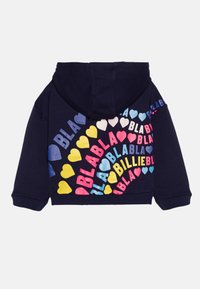 Felpa blu navy con un motivo a cuore colorato e testo. Materiale in cotone morbido, con cappuccio, polsini e orlo a costine.