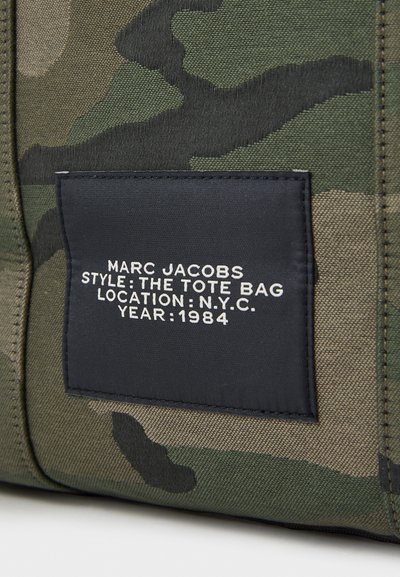 MARC JACOBS THE LARGE TOTE - Velká kabelka - camo multi