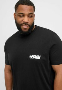 Jack & Jones PLUS SIZE - Jednoduché tričko - black