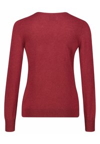 Maglione rosso lavorato a maglia con collo rotondo, maniche lunghe e orlo a costine. Texture liscia, forma aderente e senza motivi visibili.