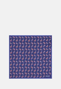 Hedvábny štvorcový vreckový šál v živej námornej farbe s paisley vzorom v červenej a bielej farbe. Obsahuje okraj s rámom a malé logo v rohu.