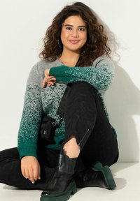Ulla Popken GRADIENT LONG SLEEVE V-NECK - Trui - light gray melange