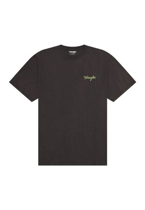 Sort kortærmet t-shirt med rund hals og lille grønt "Wrangler"-logo på venstre bryst.