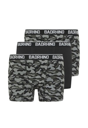 Trzy męskie bokserki z elastycznymi pasami z napisem "BADRHINO"; dwa mają szare wzory moro, a jeden jest jednokolorowy czarny.