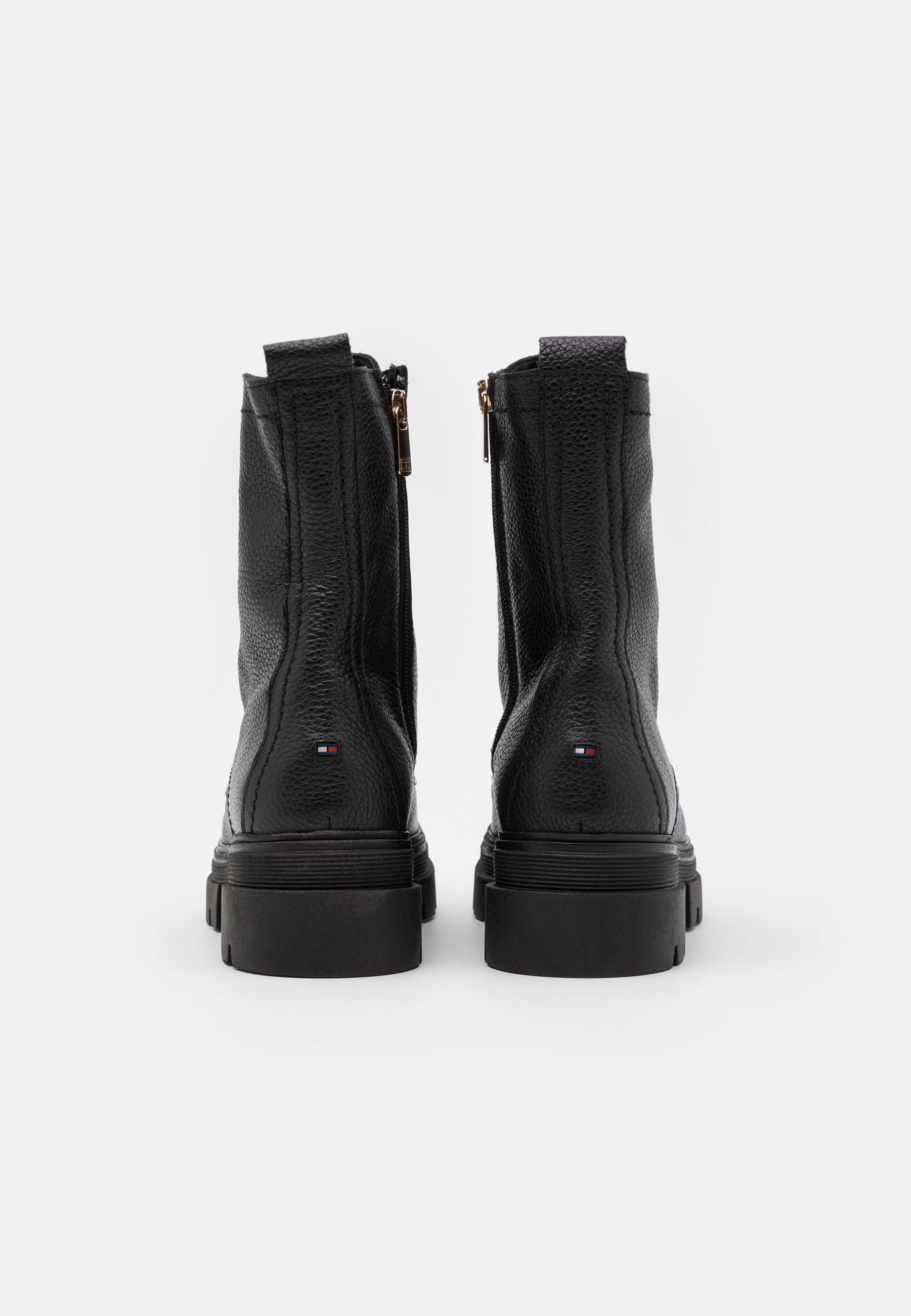 tommy hilfiger classic rugged lace up boots