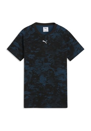 T-shirt Puma manches courtes noir et bleu foncé à motif camouflage, col rond et logo Puma blanc sur la poitrine.
