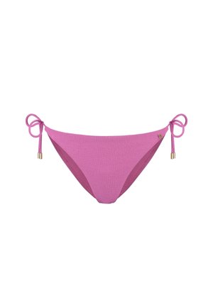 Slip bikini rosa con tessuto strutturato, caratterizzato da coulisse laterali regolabili con dettagli in tono oro e un pannello contrastante di un rosa più scuro.