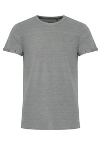 Tricou gri cu mânecă scurtă, realizat dintr-un material texturat. Are guler rotund și mâneci cu tiv, cu detalii minime de cusătură.