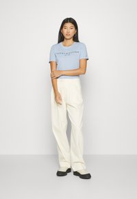 Tommy Hilfiger REGULAR FIT - T-shirt con stampa - well water