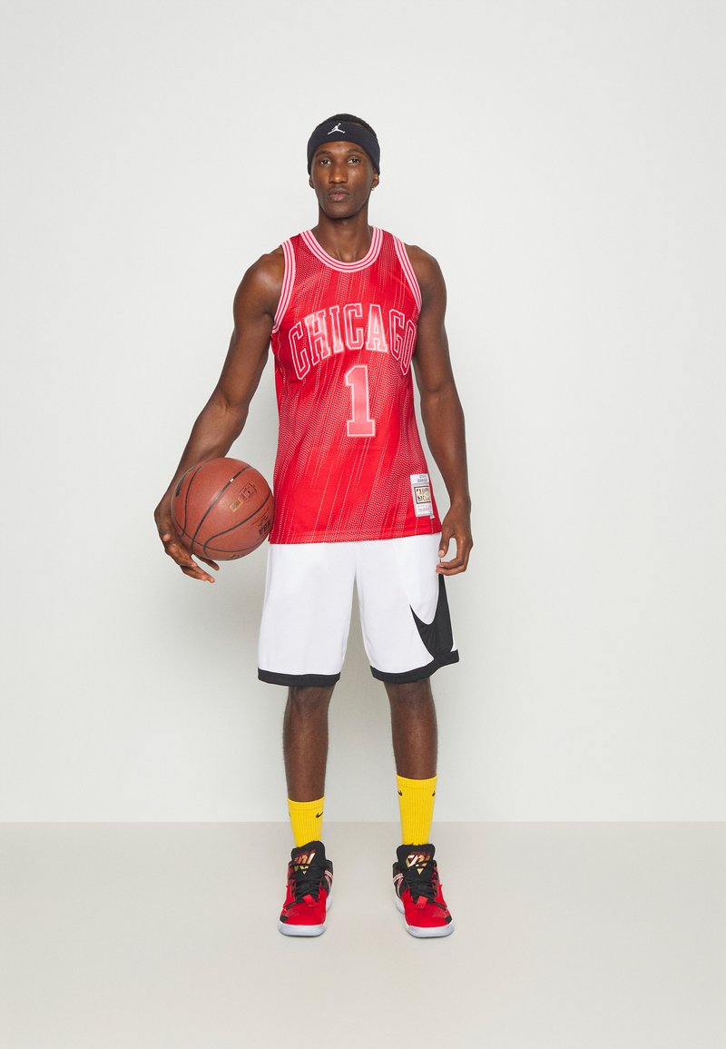 Mitchell & Ness CHICAGO BULLS MONOCHROME SWINGMAN Camiseta NBA - red/rojo - Zalando.es