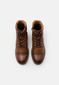 Pier One Snørestøvletter - cognac