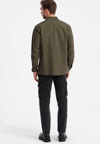 Ombre Camisa - dark olive