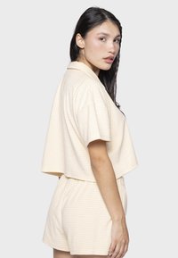 Kaotiko TOWEL STRIPE - Polokošeľa - pale yellow