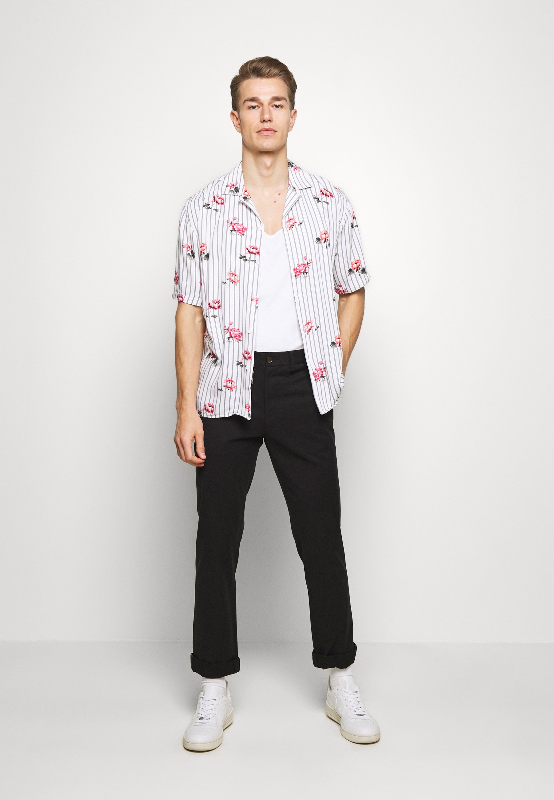 Lindbergh FLORAL SHIRT Skjorte white Zalando.no Lindbergh FLORAL SHIRT Skjorte white Zalando.no