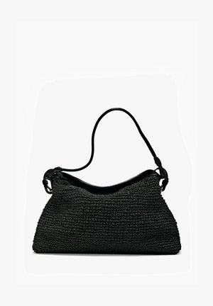 Sac à main tissé noir avec un extérieur texturé, un intérieur lisse noir et une seule sangle réglable attachée sur le côté.