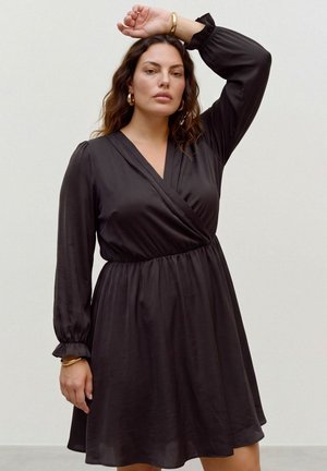 Vero Moda Curve, VMCMARY LS BK DRESS WVN CUR - Robe de jour - chocolate torte