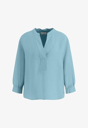 Svetlo modra bluzica iz mehke tkanine, z V-izrezom, rokavi do tri četrtine z nabranimi manšetami in sproščenim krojem.