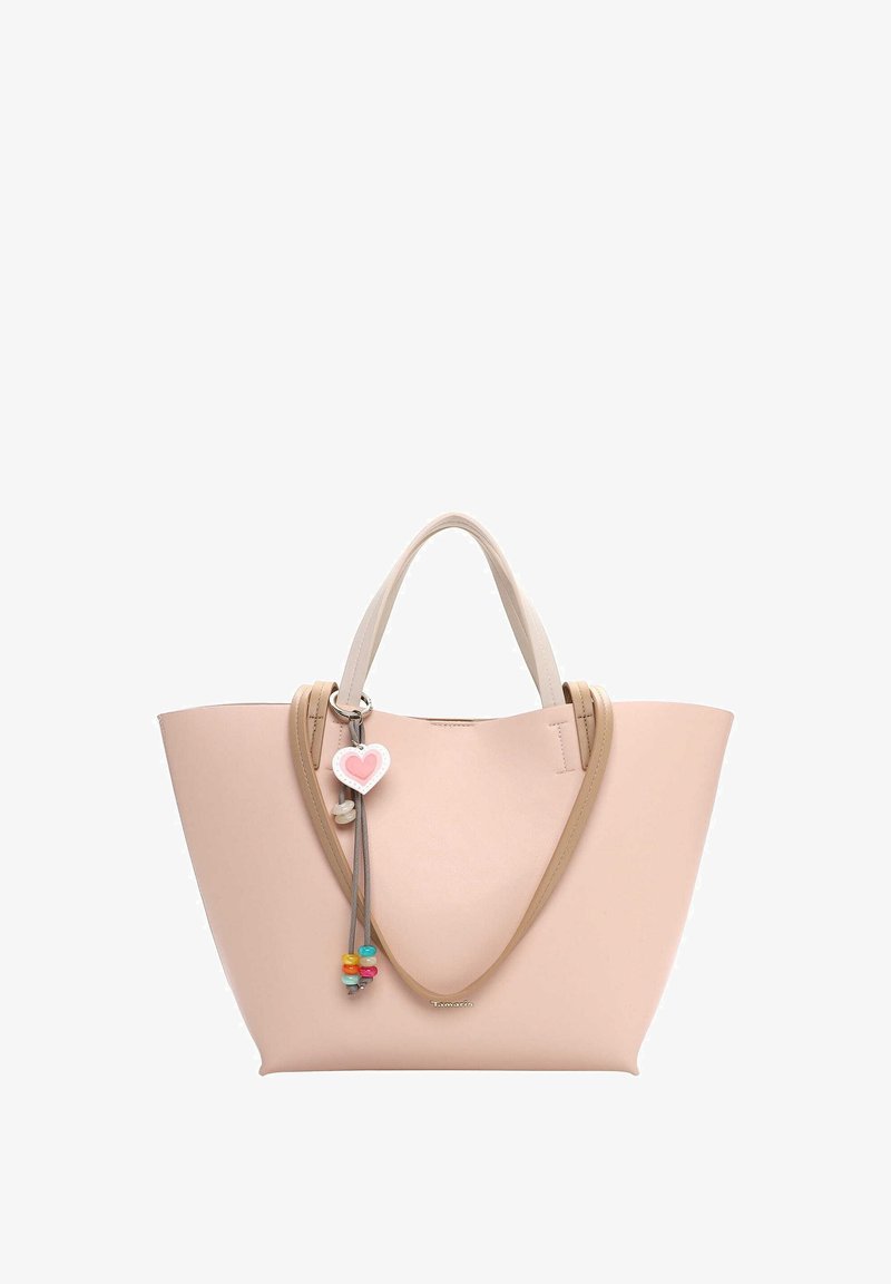 Sac fourre-tout en similicuir rose avec double poignée, orné d'un pendentif en forme de cœur et de perles colorées. Forme triangulaire large et texture lisse.