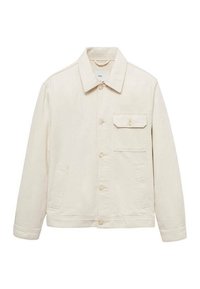 Giacca color crema realizzata in tessuto con una sottile texture. Presenta un colletto, bottoni frontali e una tasca sul petto con chiusura a bottone.