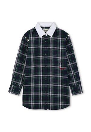 Chemise à manches longues à carreaux verts foncés et bleu marine avec col blanc, boutonnage devant, petite poche poitrine et clous dorés aux épaules.