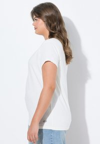 LAURASØN Jednoduché tričko - off-white