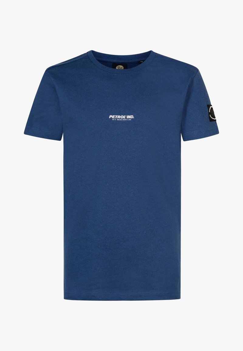 Navyblauwe katoenen T-shirt met een ronde hals, korte mouwen, witte logotekst op de voorkant en een zwart accentpatch op de mouw.