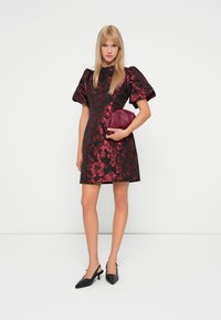 Vero Moda VMJACQUELINE SHORT DRESS - Vestido de cocktail / Vestido de festa - black/red