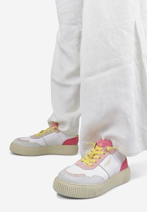 SNEAKER OAKLI - Baskets basses - weiß/pink