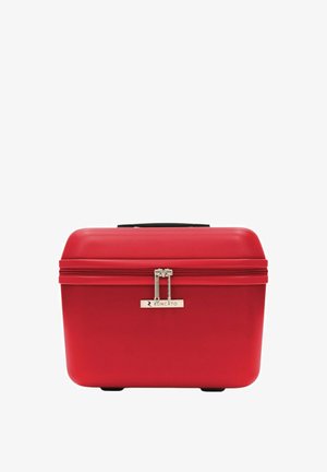 Custodia cosmetica rigida rossa con finitura testurizzata, chiusura a doppia cerniera e placca con logo silver. Caratterizzata da una maniglia imbottita sulla parte superiore.