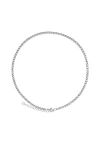 Zilveren ketting met een gevlochten ontwerp en een gladde textuur. Voorzien van een karabijnsluiting en een verstelbare lengte met een verlengkettinkje.