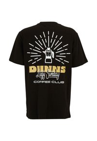 Mustmustärg T-särk valge kohv potiga graafikaga ja tekstiga "Dunn's Lazy Sunday Coffee Club" seljal.