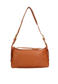 Borsa a mano in pelle marrone chiaro con finitura texturizzata, una singola tracolla regolabile e chiusura superiore con zip. Presenta dettagli in hardware color oro.