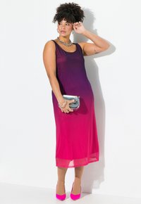 MIAMODA ÄRMELLOSE FARBVERLAUF - Vapaa-ajan mekko - hibiscus pink