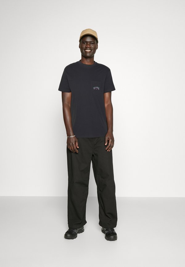 STACKED ARCH - Basic T-shirt2