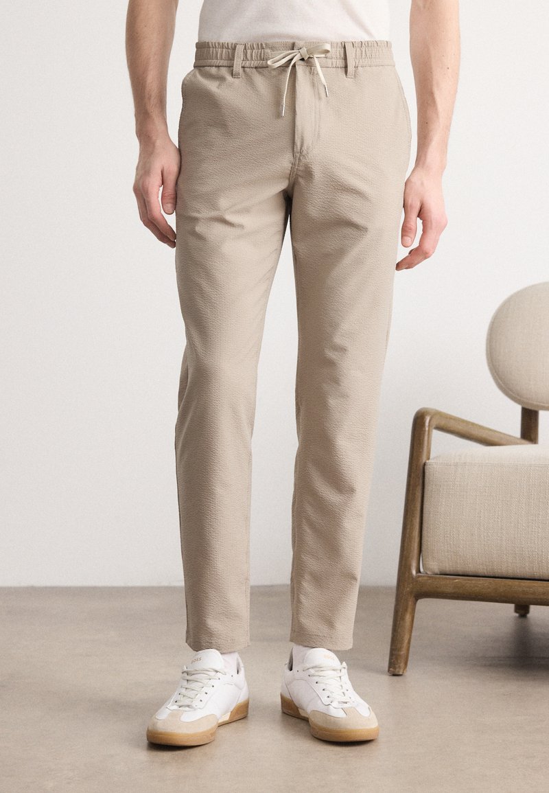 BOSS TAPERED - Trousers - light beige