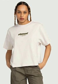 Valkoinen lyhythihainen t-paita, joka on valmistettu puuvillasta, edessä painettu vihreä logo "element skateboard co.", rento malli.