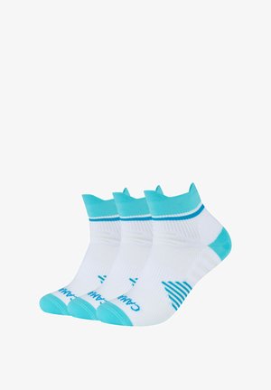 Tre par ankelsokker i hvid med turkise accenter. Lavet af struktureret stof, med ribbede manchetter og mønstrede såler.