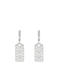 Orecchini a goccia in argento dalla forma rettangolare, caratterizzati da un intricato motivo ritagliato e da una finitura metallica liscia e lucida.