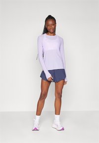 HOKA AIROLITE RUN LONG SLEEVE - Ilgarankovis viršutinės dalies drabužis - aster flower