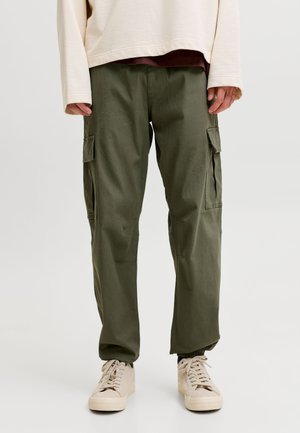 Jack & Jones, RELAXED FIT TROUSERS RELAXED FIT RELAXED FIT TROUSERS - Kapsáče - olive night