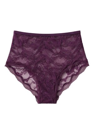 Damska bielizna z wysokim stanem z przezroczystej fioletowej koronki z kwiatowym wzorem i falistymi brzegami.