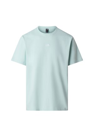 Camiseta de algodón verde menta claro con mangas cortas y cuello redondo, con un pequeño logo blanco en el pecho. Textura suave, ajuste casual.