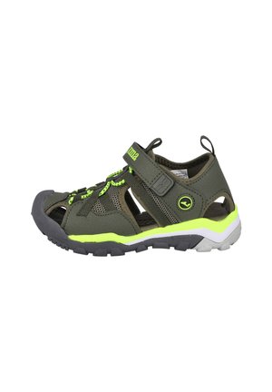 Las sandalias deportivas de color verde oscuro cuentan con un diseño de tiras en T, una correa de Velcro ajustable, acentos de neón brillantes y una suela de goma texturizada para mayor tracción.